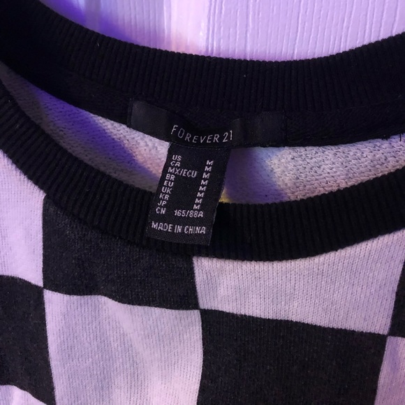 Forever 21 checkered cropped sweater. - Picture 3 of 3